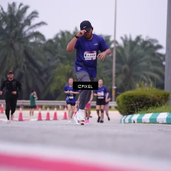 Runner Photo 7496047