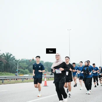 Runner Photo 7496062
