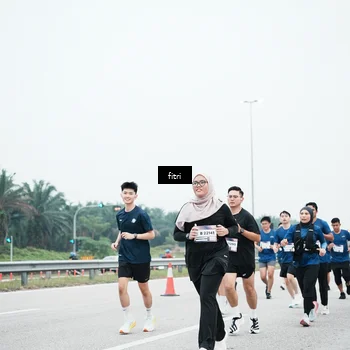 Runner Photo 7496063