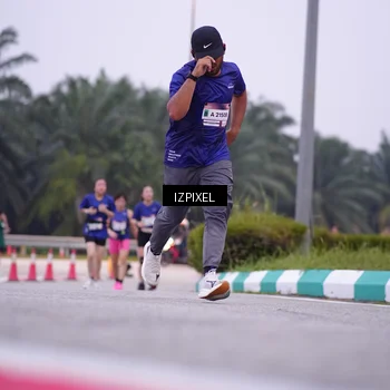 Runner Photo 7496065