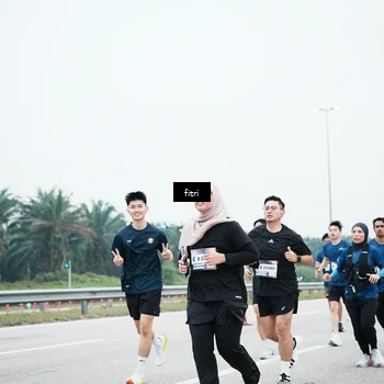 Runner Photo 7496068