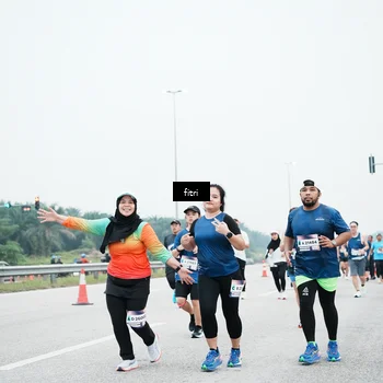 Runner Photo 7496073