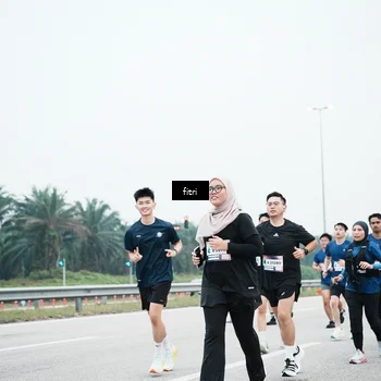 Runner Photo 7496084