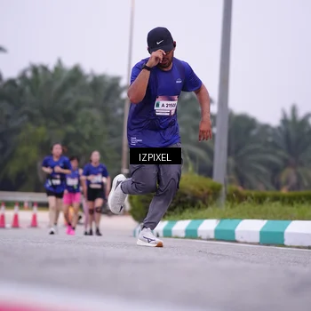 Runner Photo 7496088