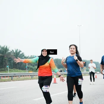 Runner Photo 7496103