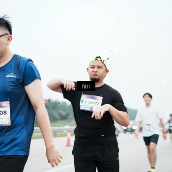 Runner Photo 7496113