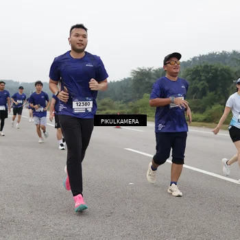 Runner Photo 7496185