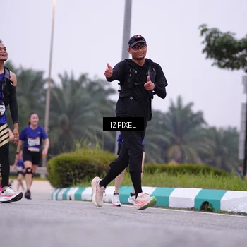 Runner Photo 7496237