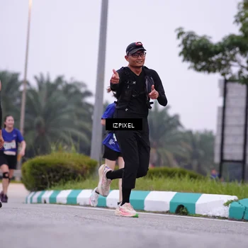 Runner Photo 7496238