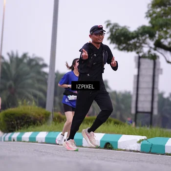 Runner Photo 7496241