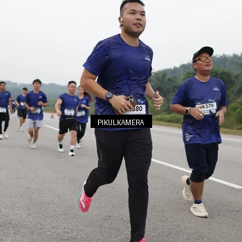 Runner Photo 7496242