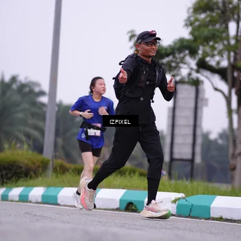 Runner Photo 7496254