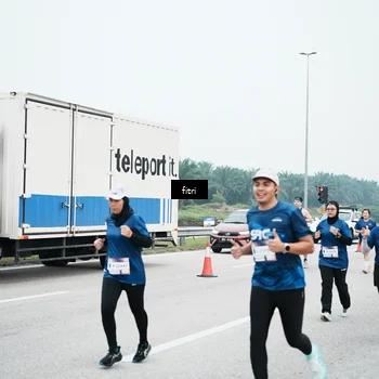 Runner Photo 7496258