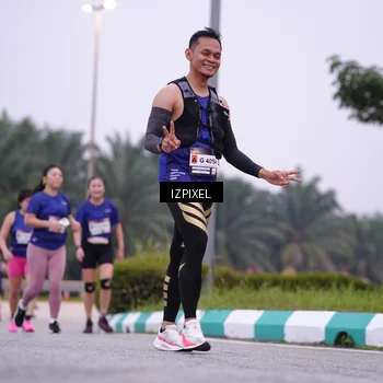 Runner Photo 7496288