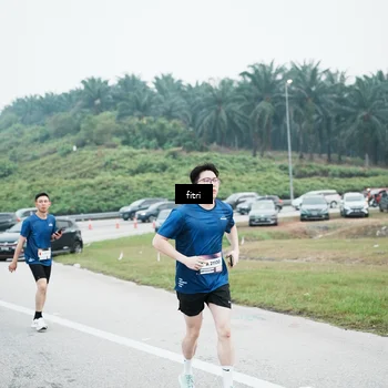 Runner Photo 7496323