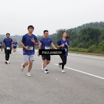 Runner Photo 7496332