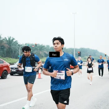Runner Photo 7496347