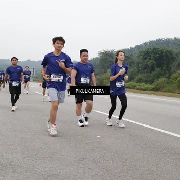 Runner Photo 7496352