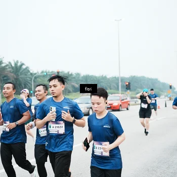 Runner Photo 7496359