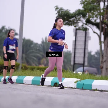 Runner Photo 7496365