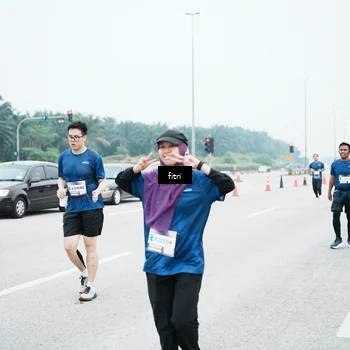 Runner Photo 7496372