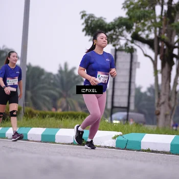 Runner Photo 7496392