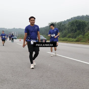 Runner Photo 7496469