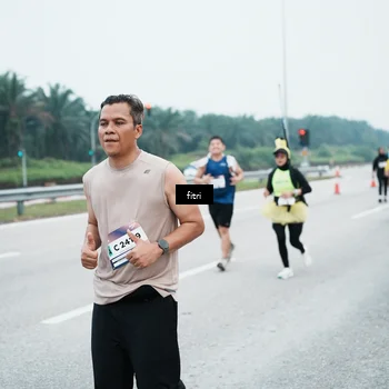 Runner Photo 7496471