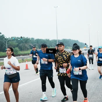 Runner Photo 7496481