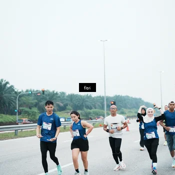 Runner Photo 7496524