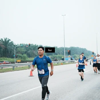 Runner Photo 7496532