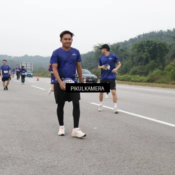 Runner Photo 7496545