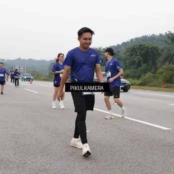 Runner Photo 7496573