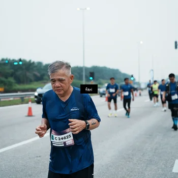 Runner Photo 7496729