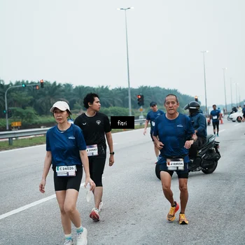 Runner Photo 7496731