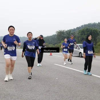 Runner Photo 7496748