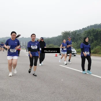 Runner Photo 7496756