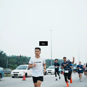 Runner Photo 7496759
