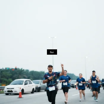 Runner Photo 7496765