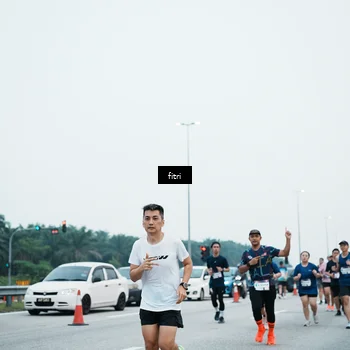 Runner Photo 7496769