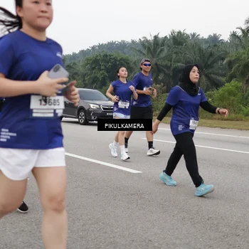 Runner Photo 7496797