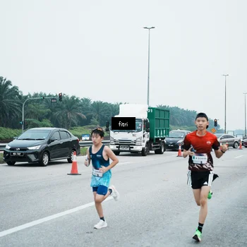 Runner Photo 7496810