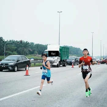 Runner Photo 7496813