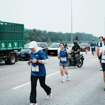 Runner Photo 7496861