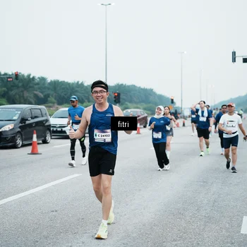 Runner Photo 7496870