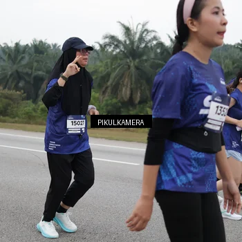 Runner Photo 7496875