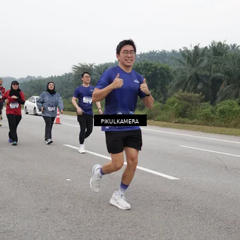 Runner Photo 7496933