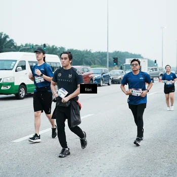 Runner Photo 7497046