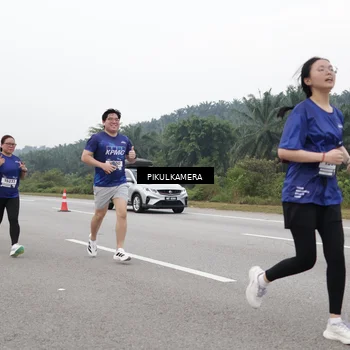 Runner Photo 7498001