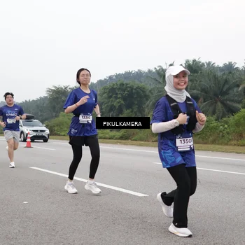 Runner Photo 7498002